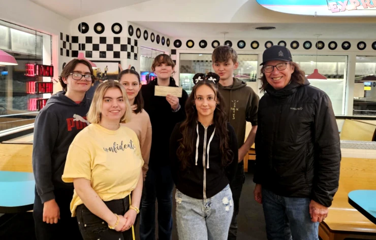 Burger Express seeks non-profit youth organizations.