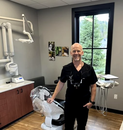 Hank Willis, DDS to Offer Free Care to Those in Need.
