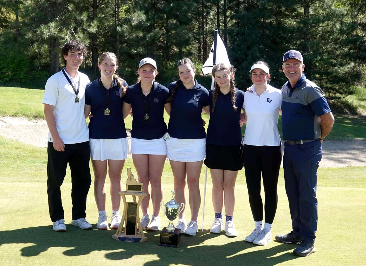 Badger golfers punch tickets to state